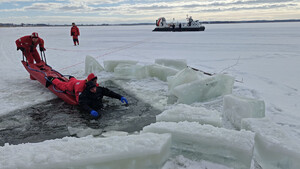 Trening ratownictwo na lodzie Trening ratownictwo na lodzie