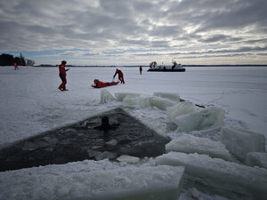 Trening ratownictwo na lodzie Trening ratownictwo na lodzie
