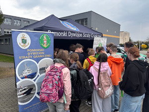 Funkcjonariusze MOSG zachęcali do wstąpienia w szeregi SG Fot. MOSG Funkcjonariusze MOSG zachęcali do wstąpienia w szeregi SG Fot. MOSG