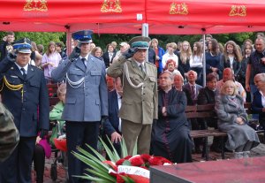 Fot. MOSG Składanie kwiatów w Dniu Sybiraka pod pomnikiem Golgoty Wschodu na gdańskich Łostowicach.