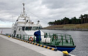 Fot. MOSG Jednostka pływająca SG-112 w kanale żeglugowym przez Mierzeję Wiślaną
