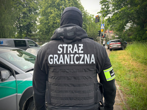 Funkcjonariusz Straży Granicznej podczas zatrzymania. Fot. PSG w Gdańsku 