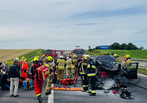 Wypadek na A1. Fot. Funkcjonariuszka SG Wypadek na A1. Fot. Funkcjonariuszka SG