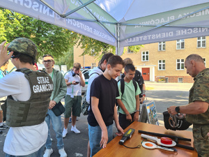 Promowali formację i nabór do służby. Fot. MOSG Promowali formację i nabór do służby. Fot. MOSG