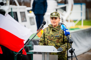 Uroczystość wcielenia do służby nowych poduszkowców. Fot. Piotr Kurasz Uroczystość wcielenia do służby nowych poduszkowców. Fot. Piotr Kurasz