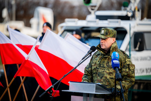 Uroczystość wcielenia do służby nowych poduszkowców. Fot. Piotr Kurasz Uroczystość wcielenia do służby nowych poduszkowców. Fot. Piotr Kurasz