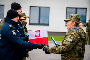 Uroczystość wcielenia do służby nowych poduszkowców. Fot. Piotr Kurasz Uroczystość wcielenia do służby nowych poduszkowców. Fot. Piotr Kurasz