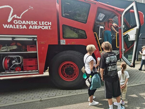 Dzień Dziecka w Bazie I Wydziału Lotniczego Straży Granicznej w Gdańsku. Fot. MOSG Dzień Dziecka w Bazie I Wydziału Lotniczego Straży Granicznej w Gdańsku. Fot. MOSG