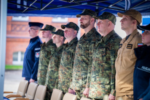 Wojewódzkie eliminacje II Ogólnopolskiego Przeglądu Musztry Klas Mundurowych. Fot. Ł. Zwoliński Wojewódzkie eliminacje II Ogólnopolskiego Przeglądu Musztry Klas Mundurowych. Fot. Ł. Zwoliński