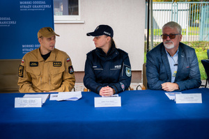 Wojewódzkie eliminacje II Ogólnopolskiego Przeglądu Musztry Klas Mundurowych. Fot. Ł. Zwoliński Wojewódzkie eliminacje II Ogólnopolskiego Przeglądu Musztry Klas Mundurowych. Fot. Ł. Zwoliński