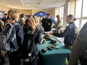 Funkcjonariusze MOSG promujący służbę. Fot. MOSG Funkcjonariusze MOSG promujący służbę. Fot. MOSG