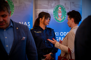 Dyrektorzy szkół i funkcjonariusze MOSG podczas spotkania. Fot. Ł. Zwoliński Dyrektorzy szkół i funkcjonariusze MOSG podczas spotkania. Fot. Ł. Zwoliński