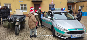 Funkcjonariusze odwiedzili Specjalny Ośrodek Szkolno-Wychowawczy w Świnoujściu. Fot. MOSG Funkcjonariusze odwiedzili Specjalny Ośrodek Szkolno-Wychowawczy w Świnoujściu. Fot. MOSG