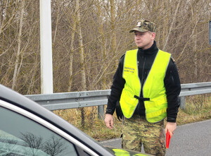 Funkcjonariusze na granicy. Fot. MOSG Funkcjonariusze na granicy. Fot. MOSG