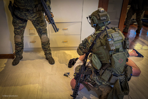 Funkcjonariusze SG rozbijają zorganizowaną grupę przestępczą. Fot. SG Funkcjonariusze SG rozbijają zorganizowaną grupę przestępczą. Fot. SG