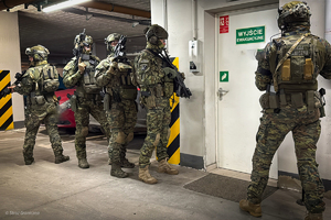 Funkcjonariusze SG rozbijają zorganizowaną grupę przestępczą. Fot. SG Funkcjonariusze SG rozbijają zorganizowaną grupę przestępczą. Fot. SG