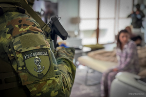 Funkcjonariusze SG rozbijają zorganizowaną grupę przestępczą. Fot. SG Funkcjonariusze SG rozbijają zorganizowaną grupę przestępczą. Fot. SG