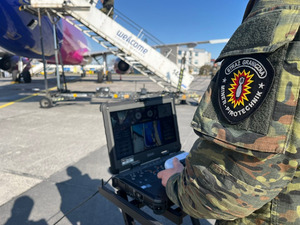 Zmagania antyterrorystyczne na gdańskim lotnisku. Fot. MOSG Zmagania antyterrorystyczne na gdańskim lotnisku. Fot. MOSG