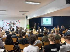 Funkcjonariusze promują służbę w MOSG Fot. MOSG Funkcjonariusze promują służbę w MOSG Fot. MOSG