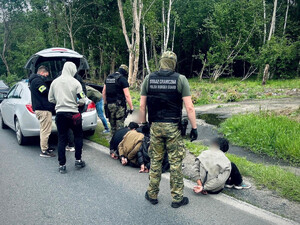 Zatrzymanie osób i pojazdu na drodze. Fot. MOSG Zatrzymanie osób i pojazdu na drodze. Fot. MOSG