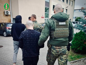 Deportacja cudzoziemców przez funkcjonariuszy MOSG Fot.MOSG Deportacja cudzoziemców przez funkcjonariuszy MOSG Fot.MOSG