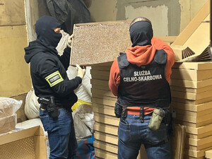 Nielegalna fabryka papierosów zlikwidowana w Chojnicach. Fot. PSG w Ustce Nielegalna fabryka papierosów zlikwidowana w Chojnicach. Fot. PSG w Ustce